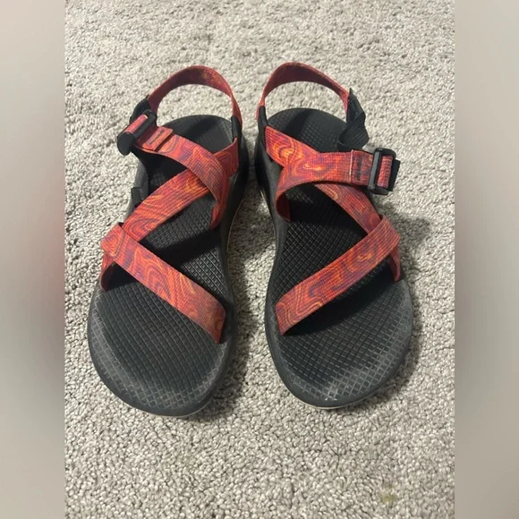 Women’s size 8 chacos - Picture 1 of 2